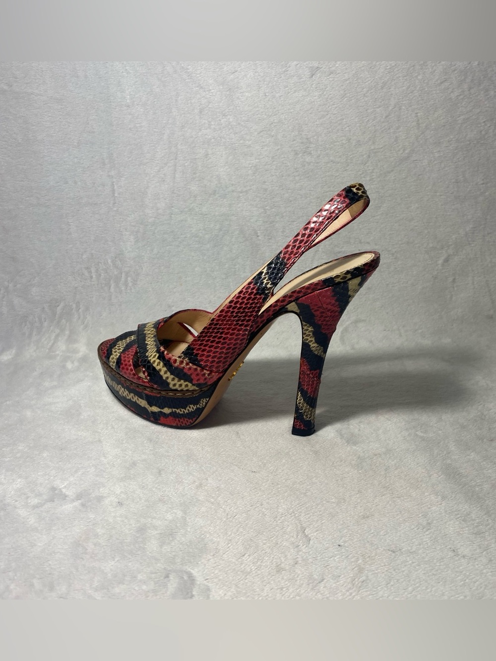 Prada Women’s Red Black Python Snakeskin Platform Pumps Heels Size EU 38 US 8